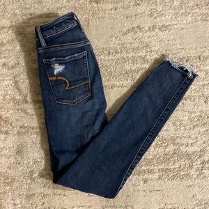 AMERICAN EAGLE stretchy ripped skinny jeans